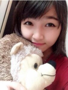 Streamer Yuri Cẩm Tú – Hot girl LMHT tài năng xinh đẹp